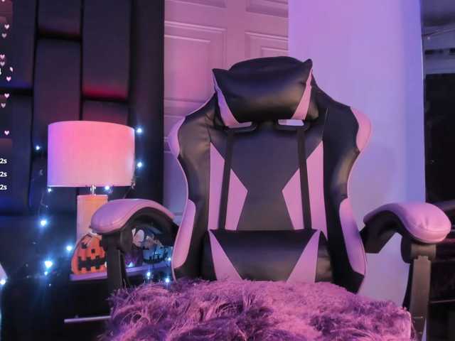 CharlotteWalker live cam on BongaCams
