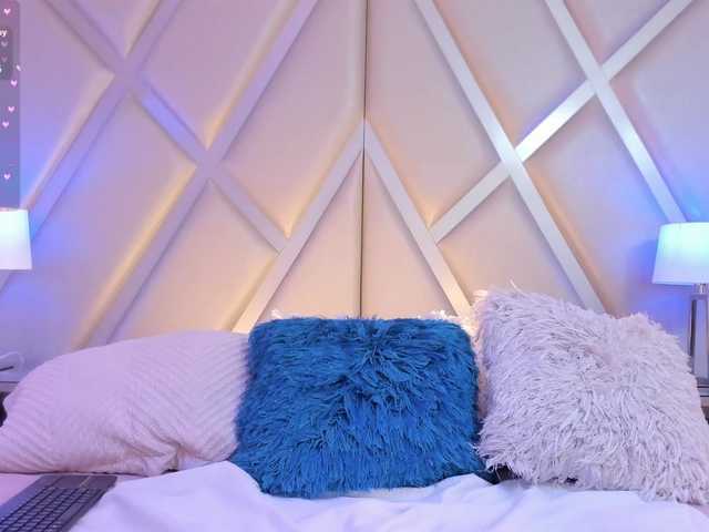 CharlotteWalker live cam on BongaCams