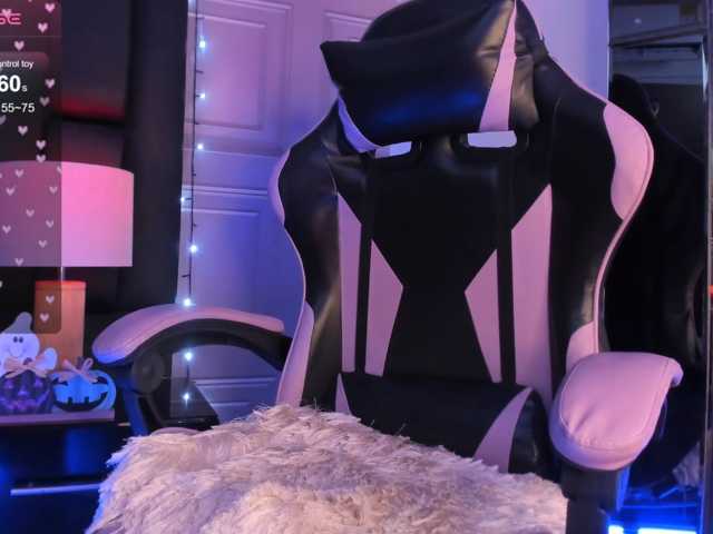 CharlotteWalker live cam on BongaCams