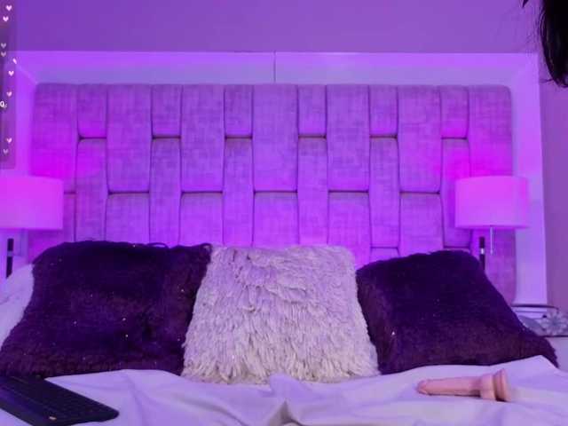 CharlotteWalker live cam on BongaCams