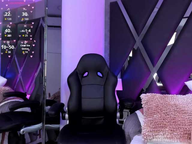 CharlotteWalker live cam on BongaCams