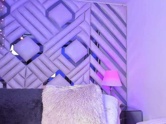 CharlotteWalker live cam on BongaCams