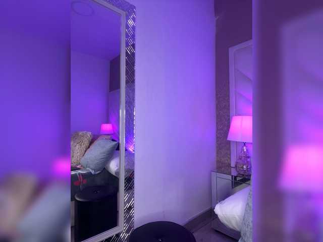 CharlotteWalker live cam preview