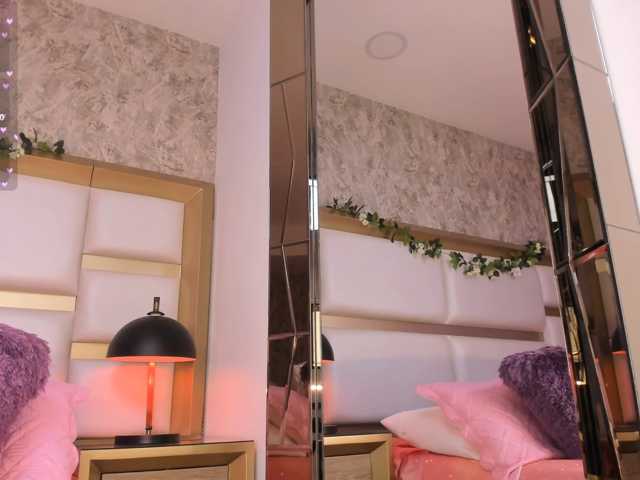CharlotteWalker live cam on BongaCams
