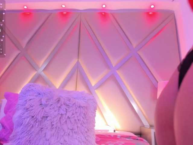 CharlotteWalker live cam on BongaCams