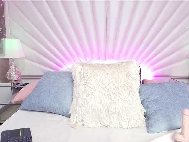 CharlotteWalker live cam on BongaCams