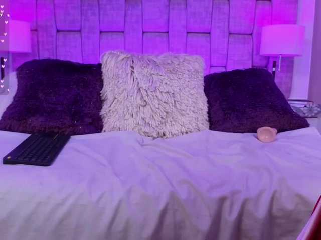 CharlotteWalker live cam on BongaCams