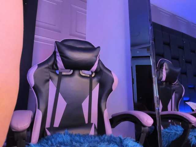 CharlotteWalker live cam on BongaCams