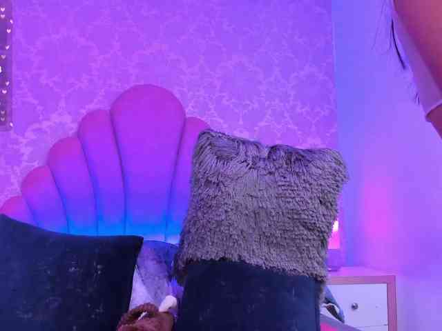 CharlotteWalker webcam