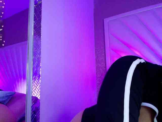CharlotteWalker webcam