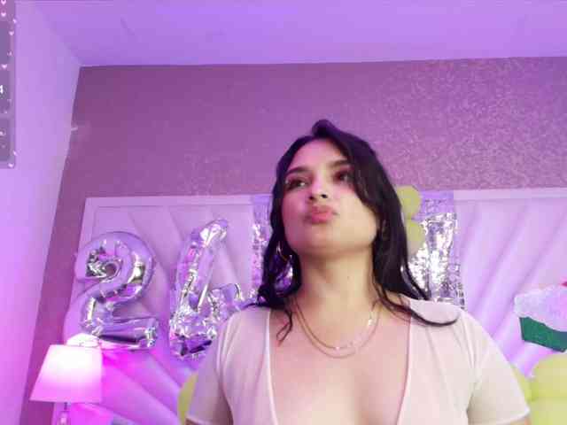 CharlotteWalker Live Webcam on BongaCams