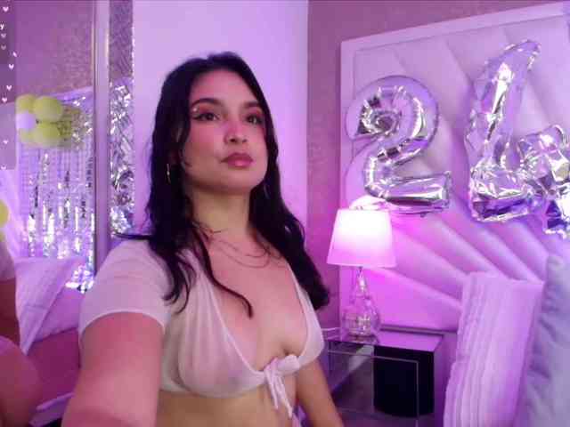CharlotteWalker Live Webcam on BongaCams