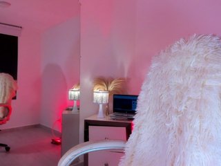 VivienneNoir Porn Show