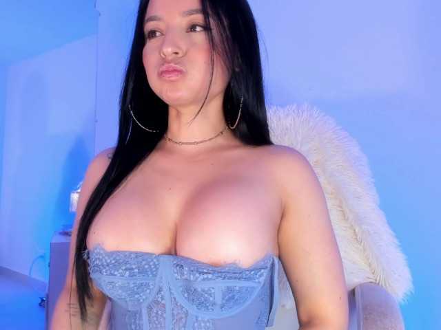 VivienneNoir live cam on BongaCams