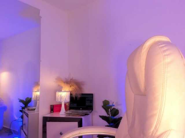 VivienneNoir, en vivo ahora en BongaCams