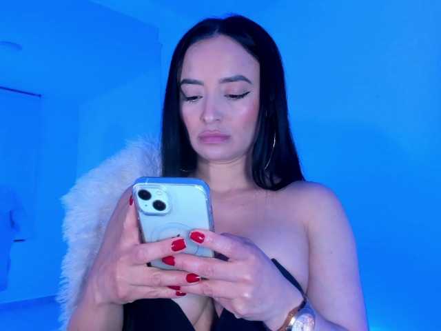 VivienneNoir live cam on BongaCams