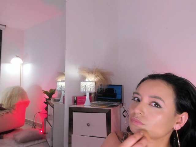 VivienneNoir live cam preview