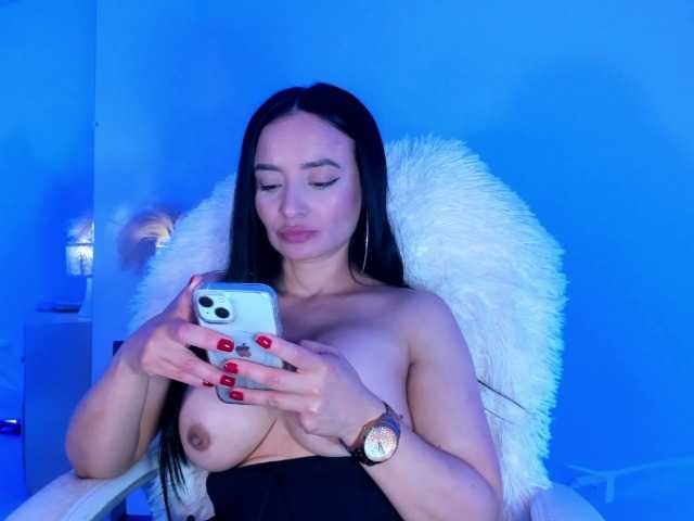 VivienneNoir live cam