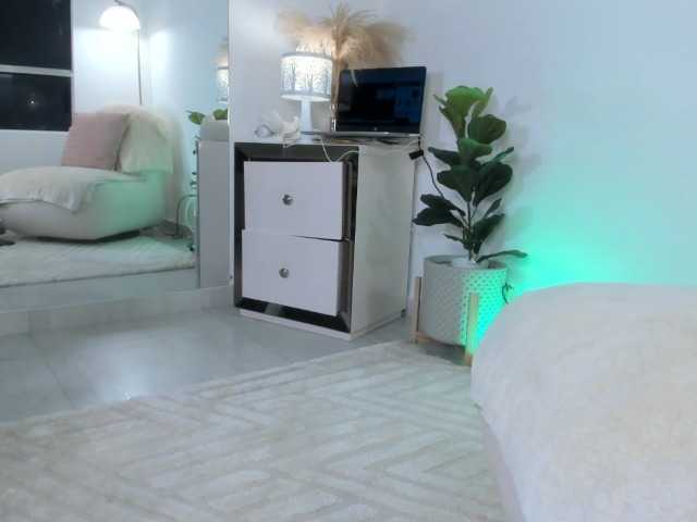 VivienneNoir live cam preview