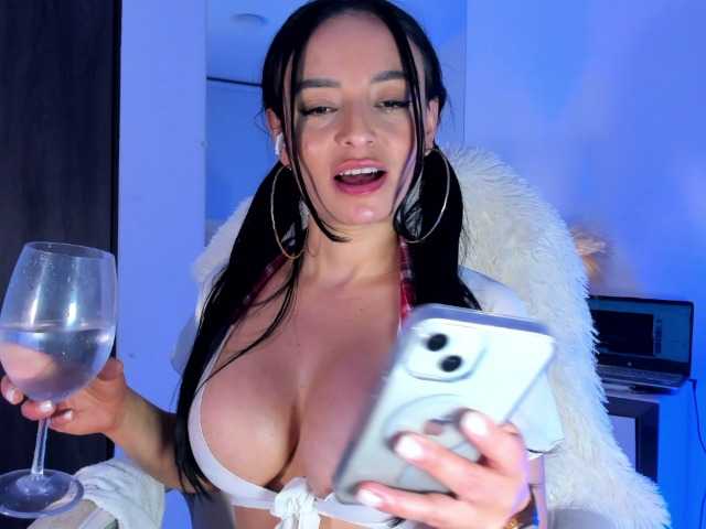 VivienneNoir live cam on BongaCams