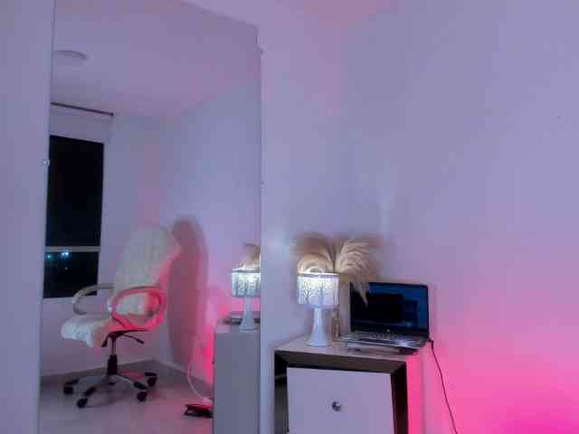 VivienneNoir webcam