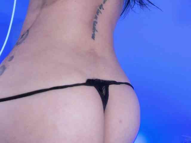 VivienneNoir webcam