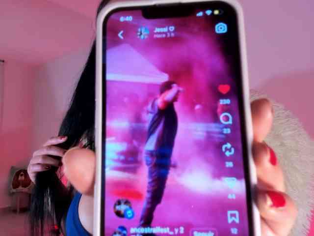 VivienneNoir webcam