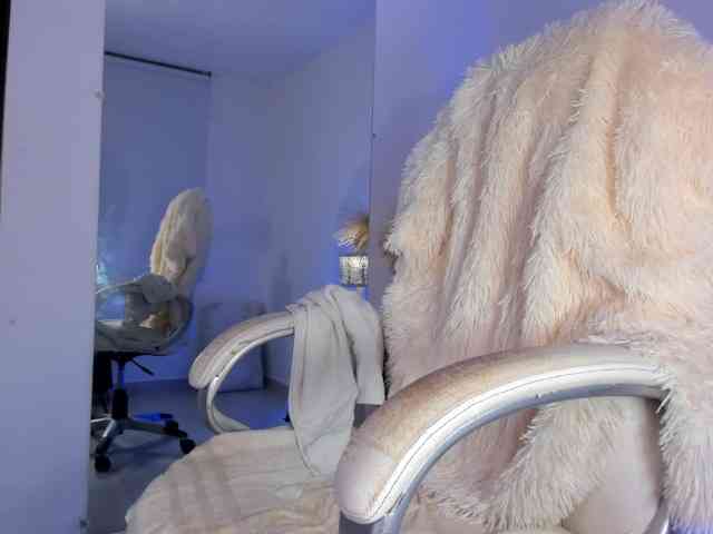 VivienneNoir webcam
