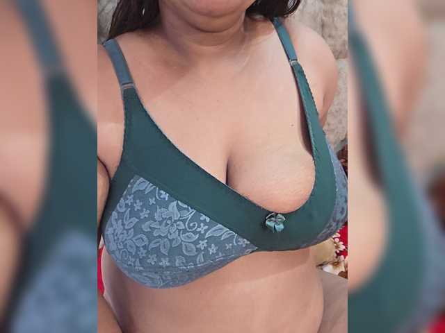 Riyaroy-2 live cam on BongaCams