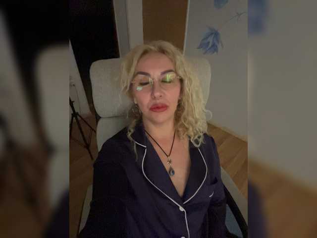 Sony-7 live cam on BongaCams