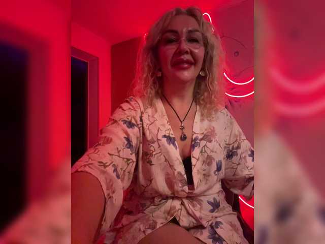 Sony-7 live cam on BongaCams