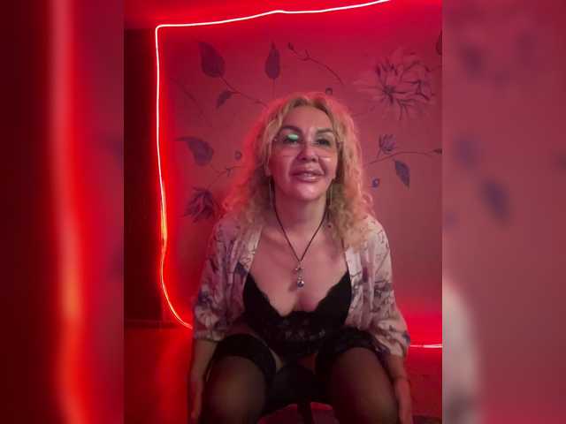 Sony-7 live cam on BongaCams