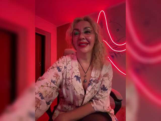Sony-7 live cam on BongaCams