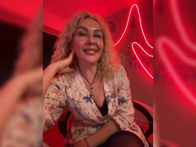 Sony-7 live cam on BongaCams