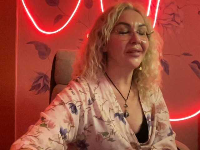 Sony-7 live cam on BongaCams