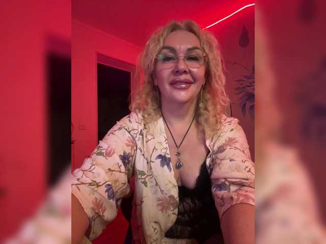 Sony-7 live cam on BongaCams