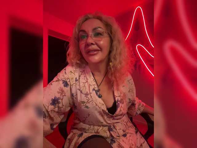 Sony-7 live cam on BongaCams