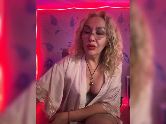 Sony-7 live cam on BongaCams
