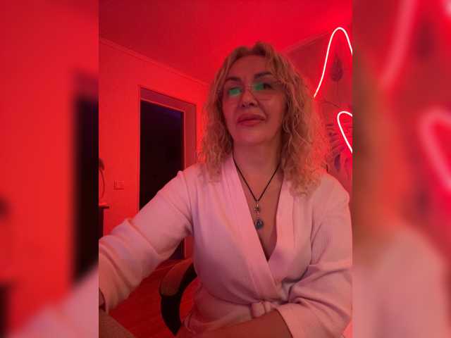 Sony-7 live cam on BongaCams