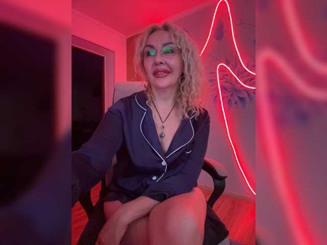 Sony-7 live cam on BongaCams