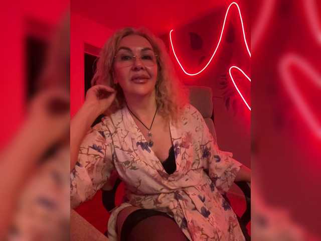 Sony-7 live cam on BongaCams