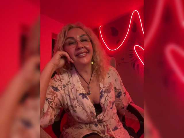 Sony-7 live cam on BongaCams