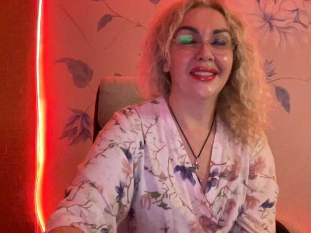 Sony-7 live cam on BongaCams