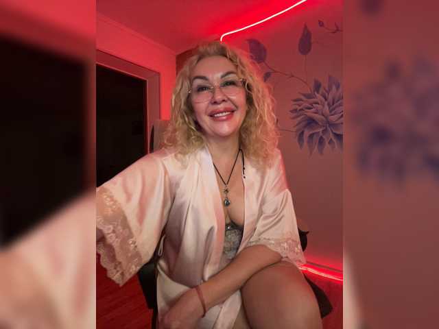 Sony-7 live cam on BongaCams