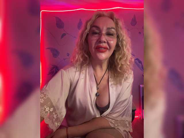 Sony-7 live cam on BongaCams