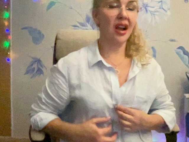Sony-7 live cam on BongaCams