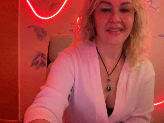 Sony-7's webcam live show