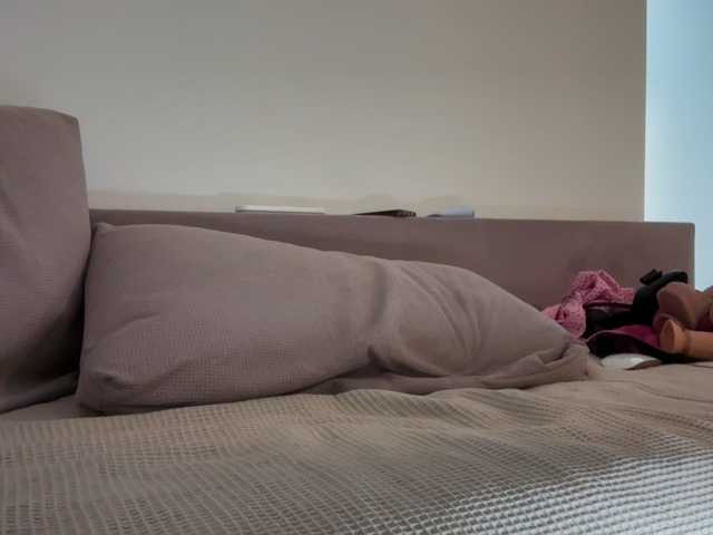MoonieBlua live cam on BongaCams