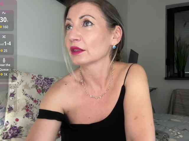MoonieBlue webcam