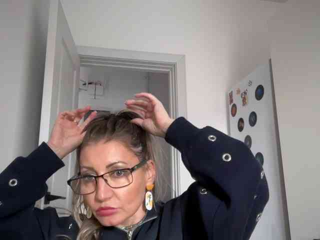 MoonieBlue webcam